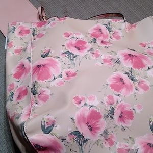 Steve Madden blush floral tote. NWT